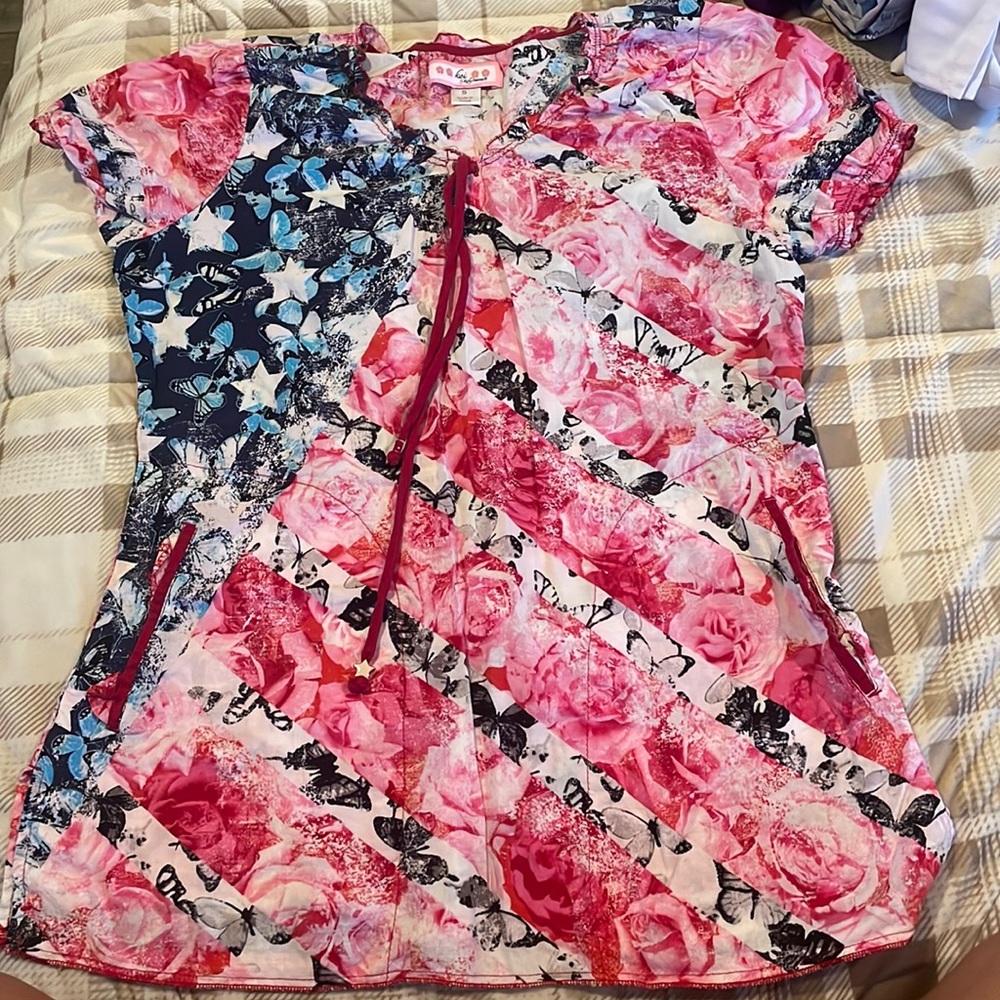 Scrub shirt